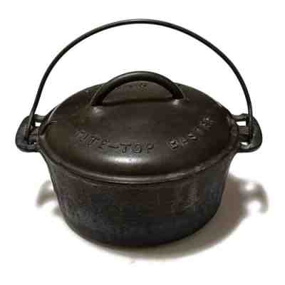 Vintage Griswold Erie PA 2605 Cast Iron #6 Dutch Oven Pot & Tite Top Baster Lid