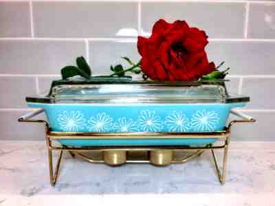 Pyrex JAJ Turquoise Deep Daisy Space Saver Dish w/Lid, Cradle & Candles