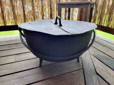 Antique Cast Iron 3 Legged HUGE Cooking Pot Kettle Cauldron with Tin Lid
