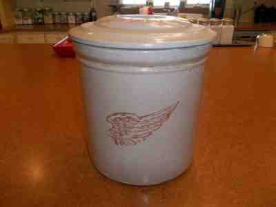 RARE One Gallon Red Wing Crock With Petal RW Lid 4" Wing