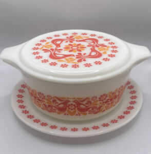 Vintage Pyrex Friendship Penn Dutch 475 CINDERELLA Casserole Opal Lid UNDERPLATE