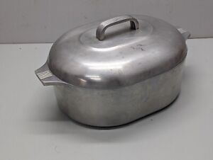 Vintage Magnalite 8qt Oval Turkey Roaster with lid and trivet