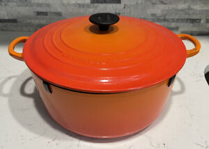 Vintage Le Creuset Cast Iron Enamel #28 Flame Orange Round 7.25 QT Dutch Oven