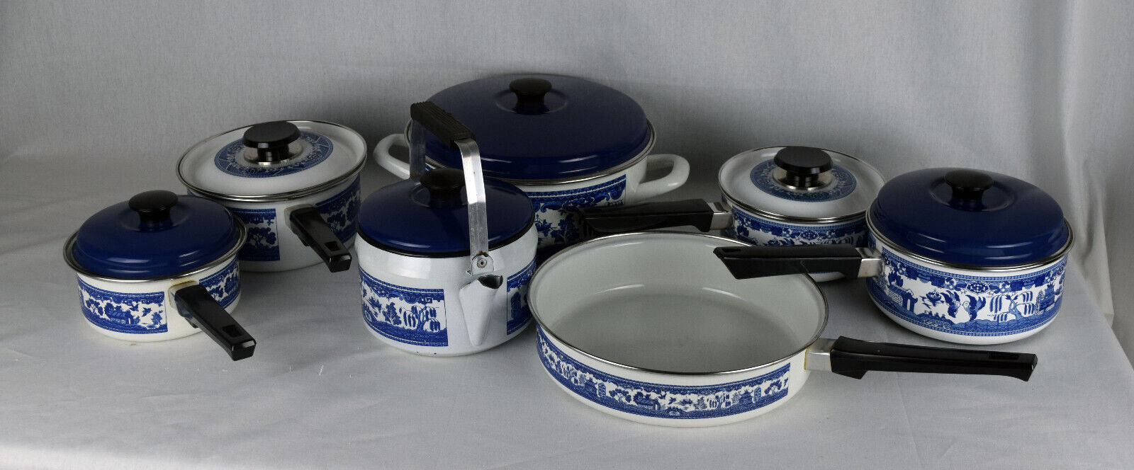 Gorgeous 13 pc Antique Chinese Blue Willow Enamel cookware set