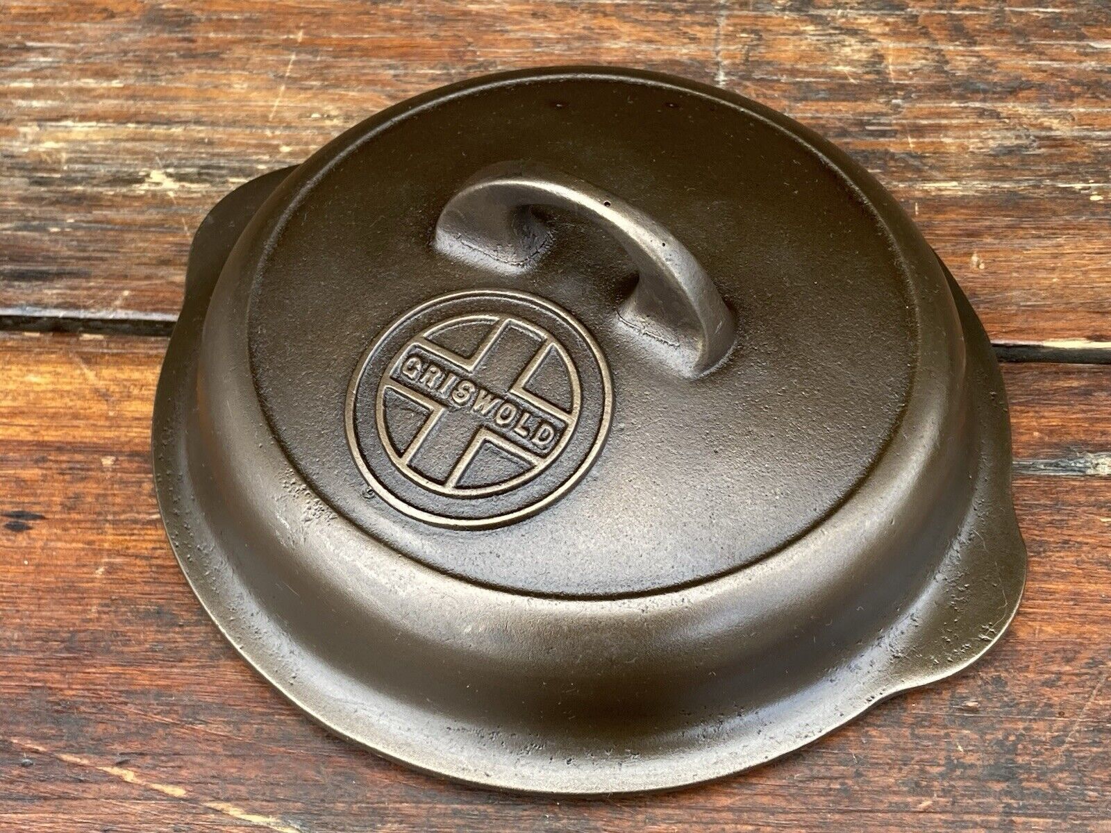 Griswold Cast Iron #3 Large Logo Button Logo Skillet Lid