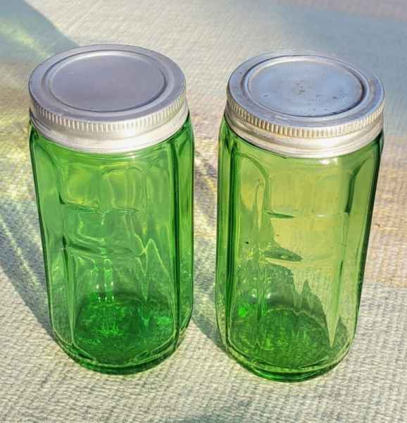SNEATH HOOSIER SELLERS Rare COLONIAL GREEN Spice JARS~ Set of 2 ~ FREE SHIPPING