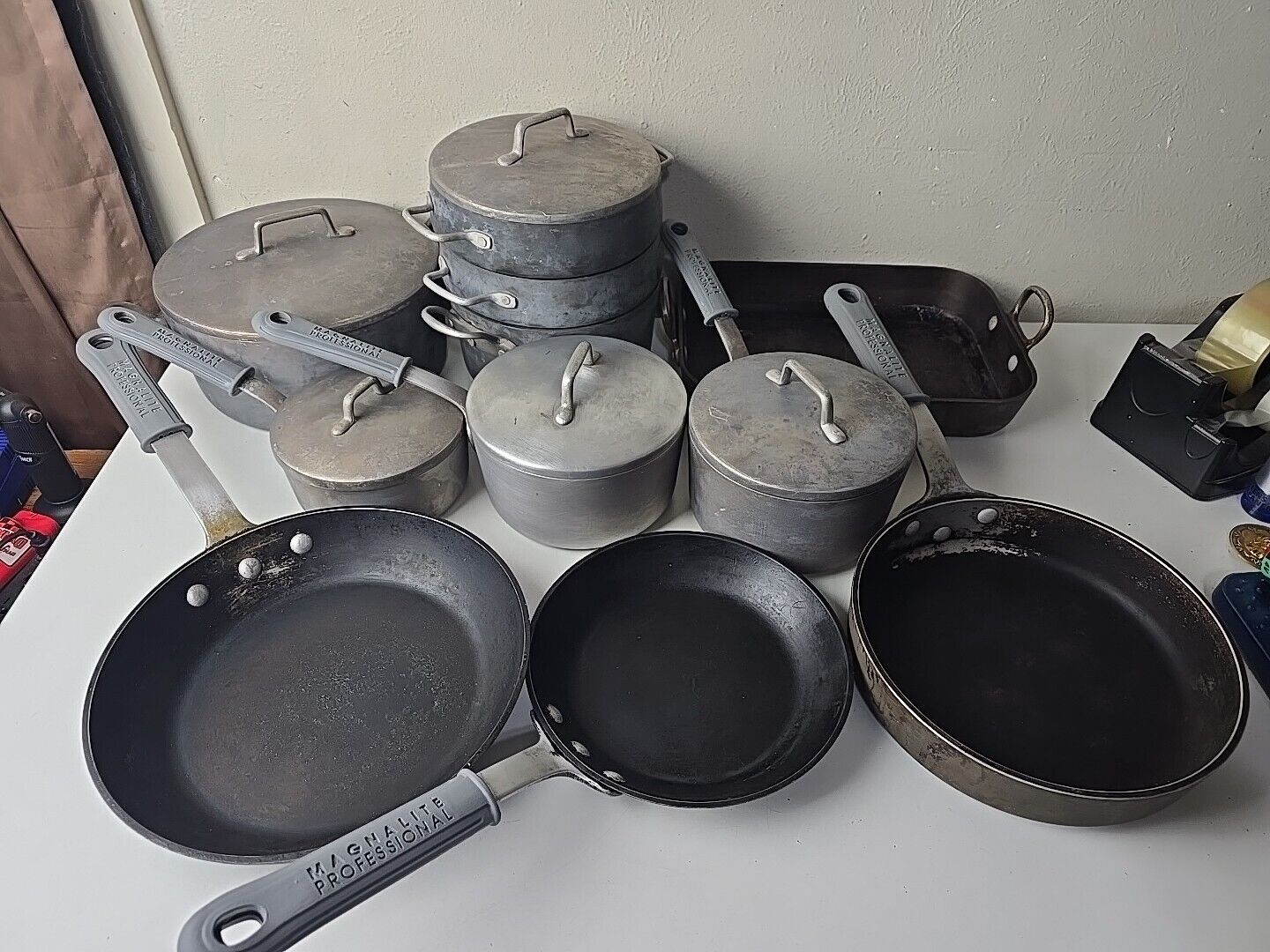 Vintage Magnalite GHC Professional 16 pc Set with Lids and Rubber Handle Covers
