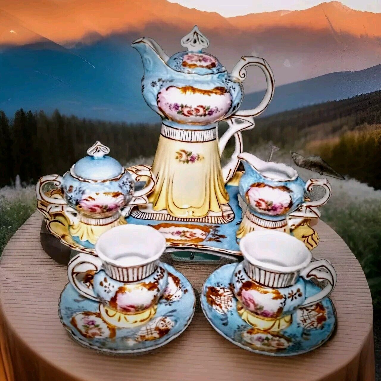Rare Antique "ROYAL VIENNA" Luxury coffee porcelain set Great Condition 10pcs