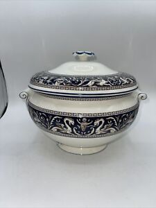 Vintage Wedgwood Florentine Dark Blue Rim Dragon Motif W1956 New