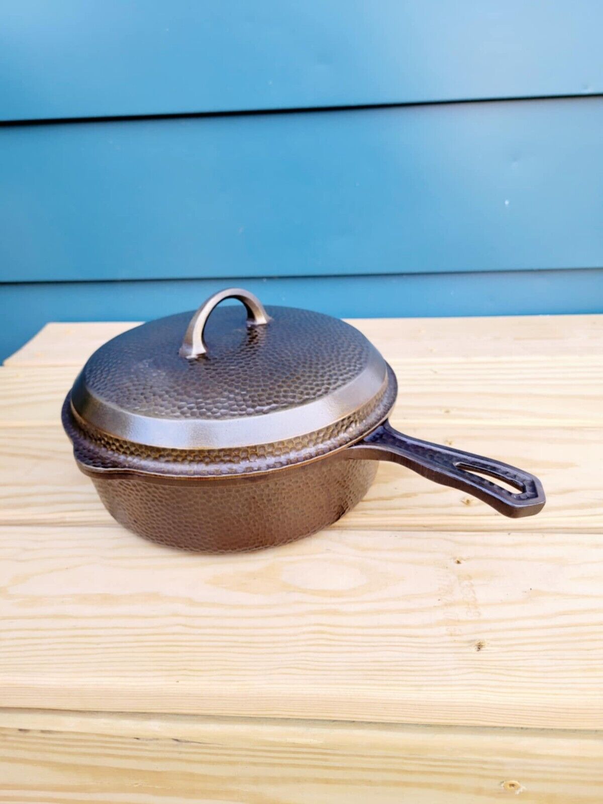 Vintage Griswold #8 Cast Iron Hammered Deep Skillet Fryer 2028 with Hinged Lid