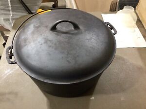 GRISWOLD #11 Dutch Oven with lid