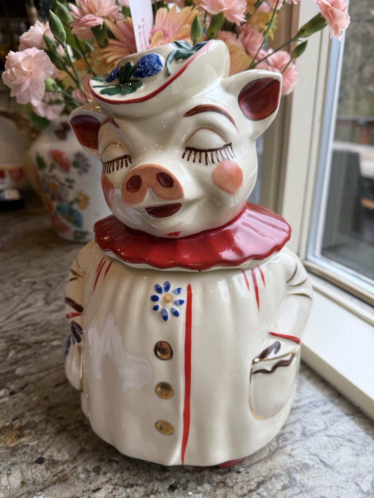 Vintage Shawnee Winnie Pig RED COLLAR Gold Blueberry? Cookie Jar USA 1940s