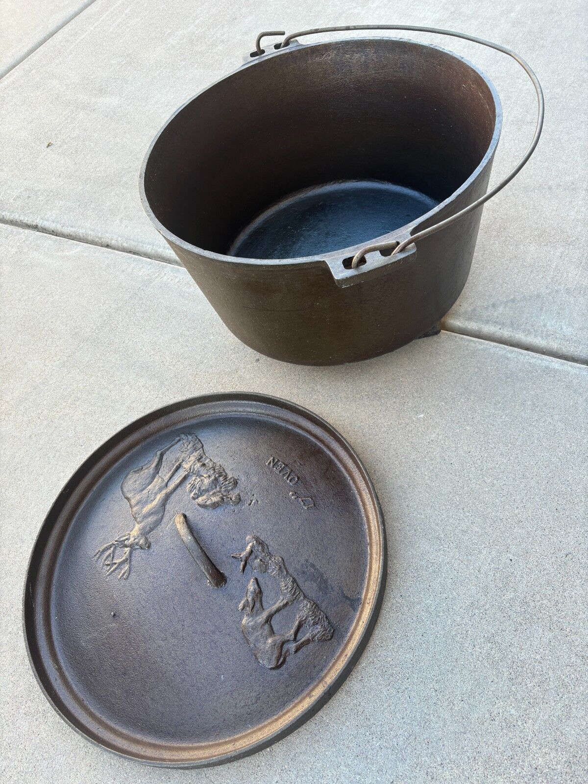 New Listing17" MACA Dutch Oven Cast Iron Discontinued Collector's Edition-LOCAL P/UP ONLY!