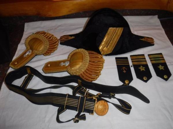 VINTAGE NAVY BICORNE HAT DECENDANT OF BERIAH MAGOLFIN (KY GOV) CIVIL WAR
