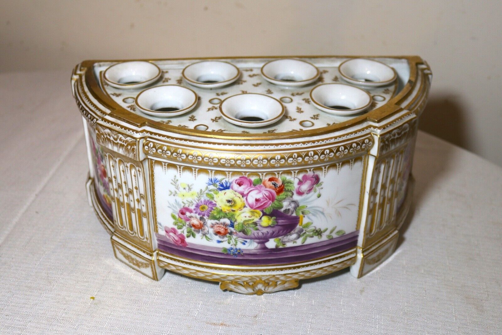 RARE ANTIQUE 1785 PARIS CLIGNACOURT DE MONSIEUR PORCELAIN BOUGH FLOWER POT W LID