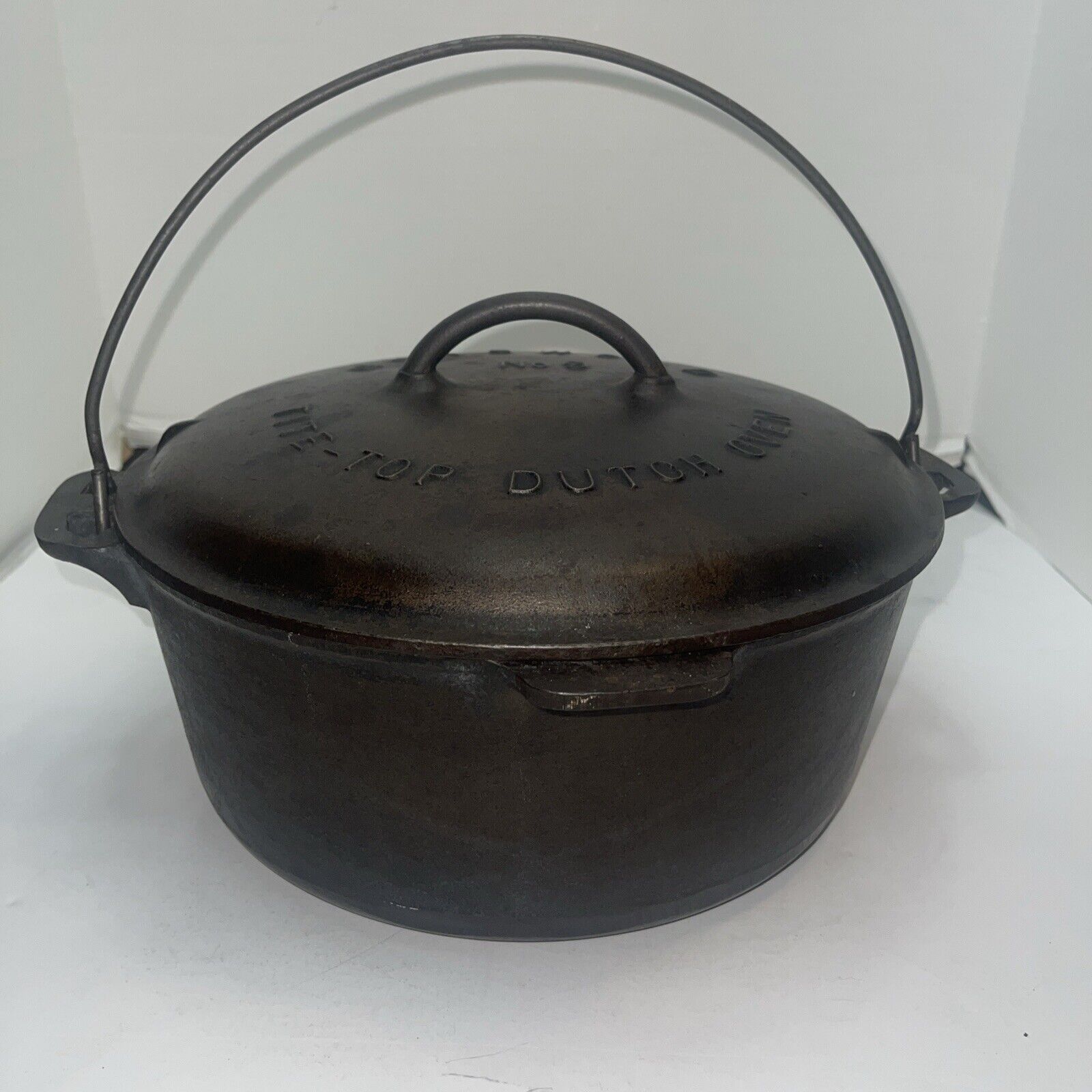 Antique Griswold # 9 Cast Iron Tite-Top Baster Dutch Oven With Lid & Trivet