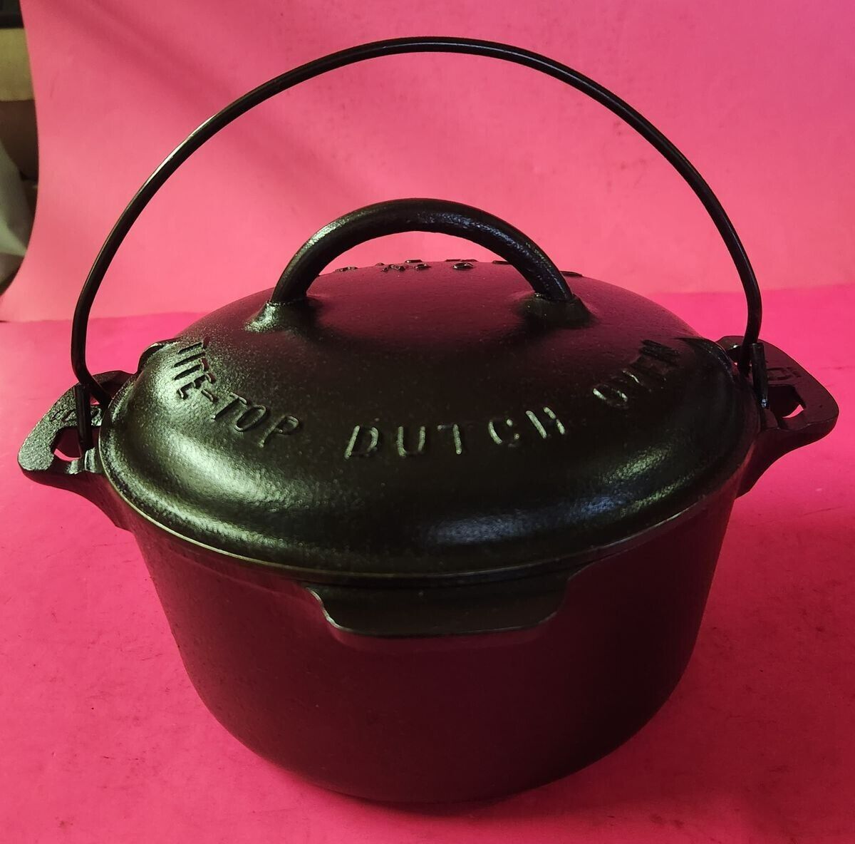Cast Iron Griswold No. 6 Dutch Oven 2605 w/ Raised Letter Slant Logo Lid 2606 A
