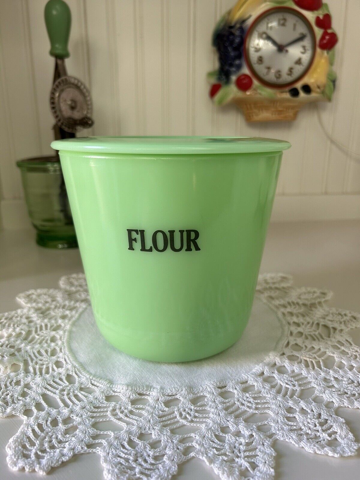 Vintage McKee Jadeite Flour Canister 48 Ounce Round With Lid Uranium “1930s”
