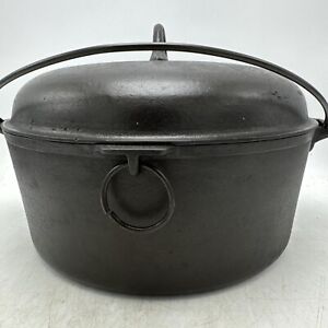 Favorite Foundry Pique Ware #9 Cast Iron Dutch Oven Smiley Face Bail Lid 9D