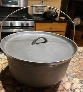 Vintage Griswold Cast Iron #10 Tite-Top Dutch Oven camp 310 A With Lid & label