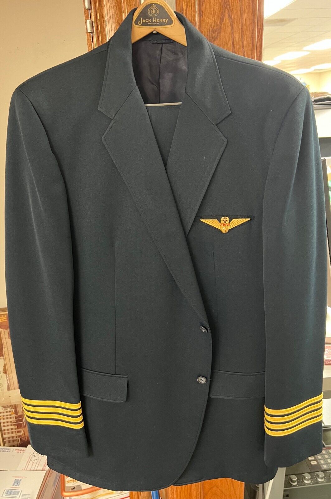 VINTAGE TWA AIRLINES PILOT CAPTAIN UNIFORM CAP JACKET SLACKS WINGS HAT BADGE