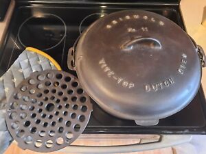 Cast Iron Griswold #11 Dutch Oven with #209 Griswold Trivet