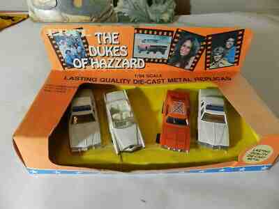 VINTAGE 1981 ERTL THE DUKES OF HAZZARD DIE-CAST CAR SET- GENERAL LEE- BOSS HOGG