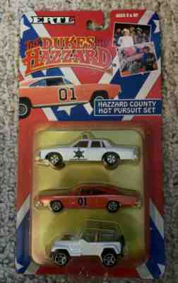 ERTL HAZZARD COUNTY HOT PURSUIT SET - THE DUKES OF HAZZARD - 1:64