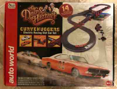AW Auto World The Dukes of Hazzard CURVEHUGGERS Electric Racing Slot Car Set