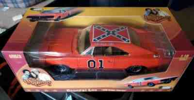 Amm964 Auto World Silver Screen Machines - The Dukes of Hazzard General Lee  Dodge Charger #01 (1969, 1:18, Orange : : Toys & Games