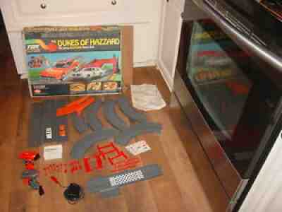 Tilt Jump # 4773-8 set 1981 Ideal Dukes of Hazzard Slot Racing Set W/Gen Lee