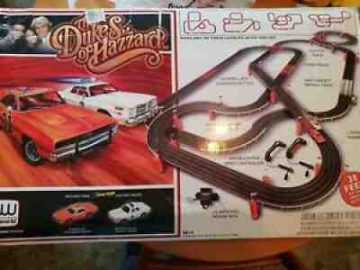 2007 Auto World THE DUKES OF HAZZARD ELECTRIC SLOT CAR RACING SET w/CARS 38 feet