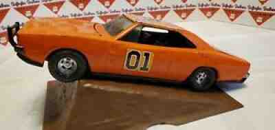 1981 Vintage Ertl 1:16 DUKES OF HAZZARD GENERAL LEE with jumping ramp