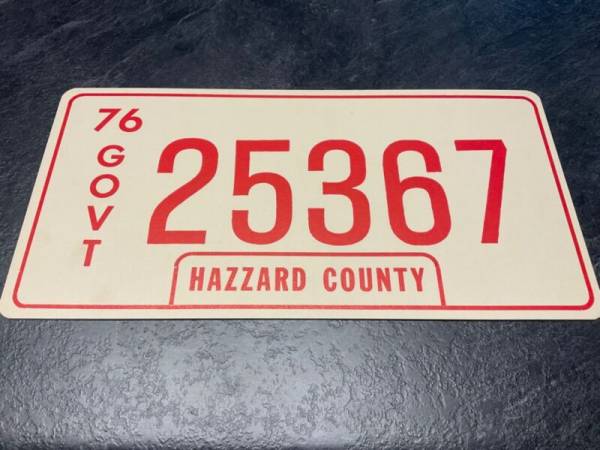** ORIGINAL**DUKES OF HAZZARD CARDBOARD LICENSE PLATE FROM THE ORIGINAL TV SHOW!