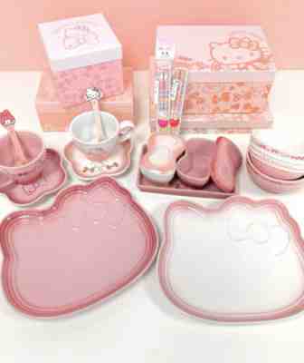 Le Creuset Hello Kitty Sanrio Dinnerware Set 11 Piece Cups Bowls Plates