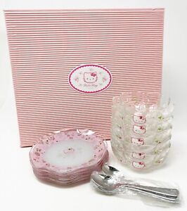 Sanrio Hello Kitty Yr 2000 Strawberry Design Glass Dessert Bowls & Plates Set