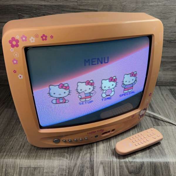 Hello Kitty Pink 13" Vintage CRT Retro Game TV HK TV13 2002 TESTED READ DESCRIPT