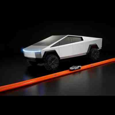 PRESALE Hot Wheels 1:10 RC Remote Control Tesla Cybertruck Cyber Truck
