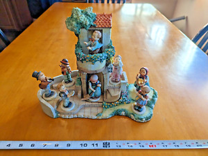 TORHAUS Goebel Hummel Garten Garden w/8 Figures Boys Girls Display Scene '84-'87