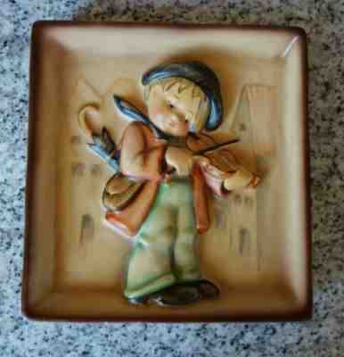 LARGE Goebel Hummel adoration Collectible Figurine 23/1 TMK3