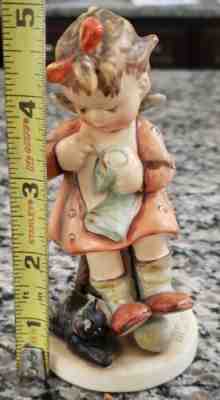 Goebel M.I. Hummel # 133 "Mother's Helper" Crown Mark TMK-1 Artist Signed Glossy