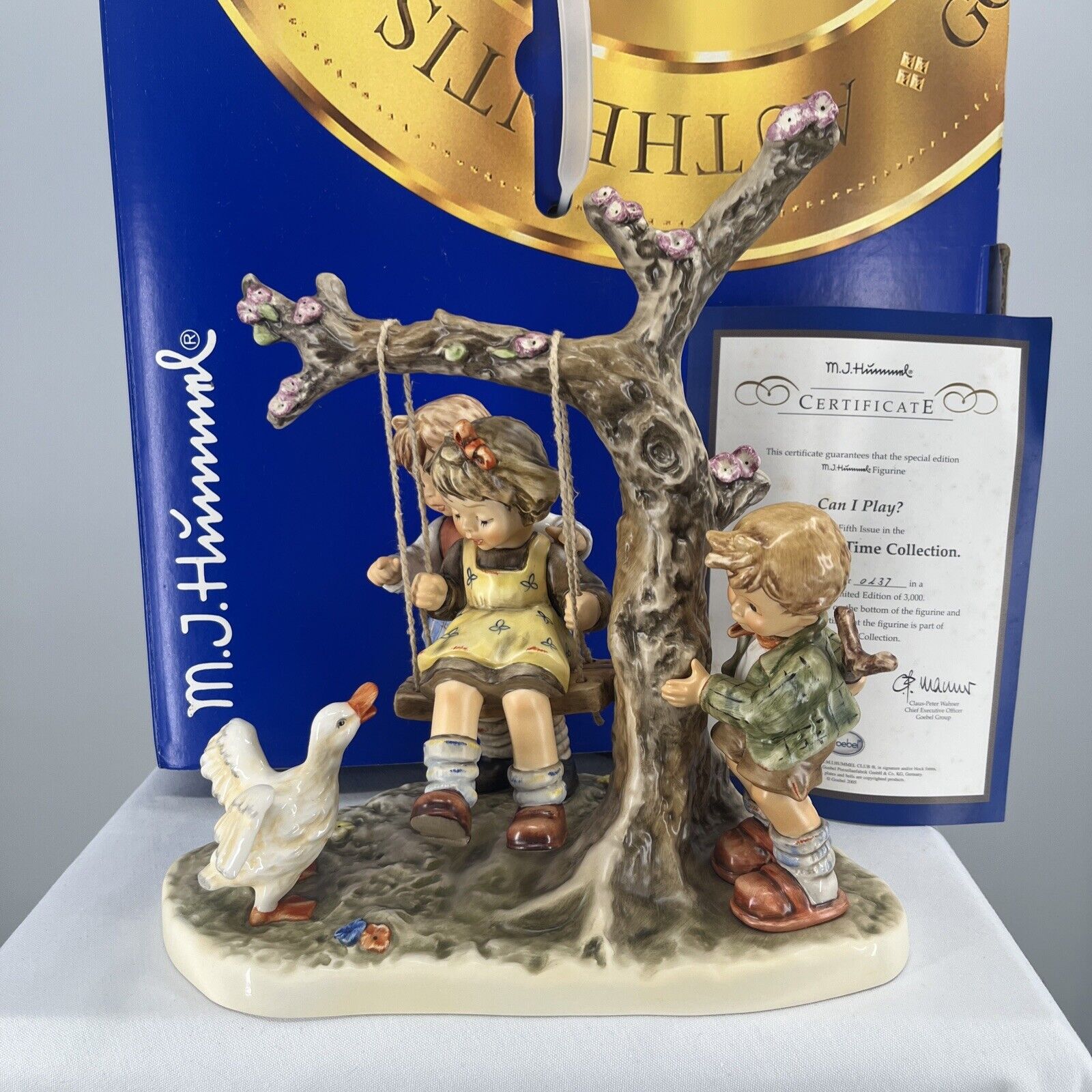 RARE Hummel Goebel #2254 “Can I Play?” TMK 8 Moments in Time 10.75” w/ Box 2006