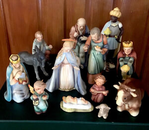 Hummel Nativity Set 214.   13 Piece Full Bee Crown Signature  Beautiful