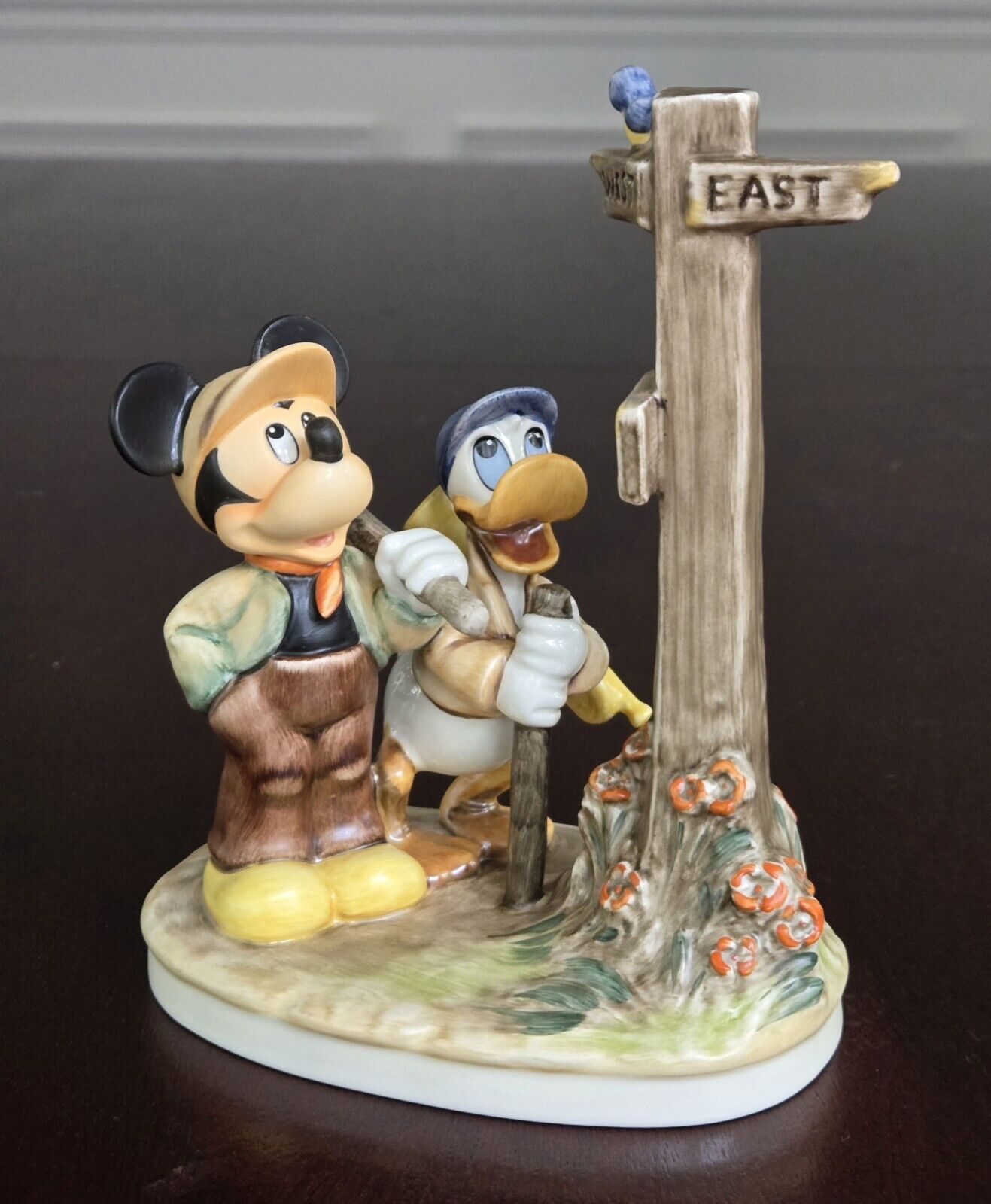 Goebel Hummel 2001 Disneyana Convention SIGNED Headed Home Figurine #233/350