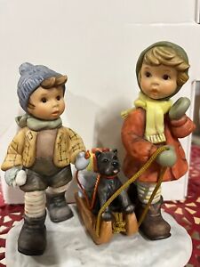 Hummel figurine Wintertime Duet, original MI Hummel Collection, gift-boxed