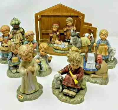 GOEBEL BERTA HUMMEL NATIVITY SET 1996 - 14 Pieces including Stable 