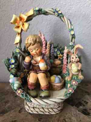 Goebel ostareiermalen Easters Coming Figurine 2024