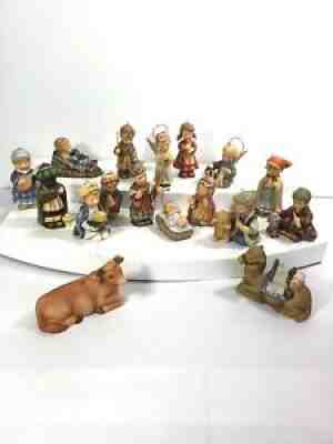 The Bertha Hummel Nativity Ashton Drake Presents Studio Goebel 17 pc Set