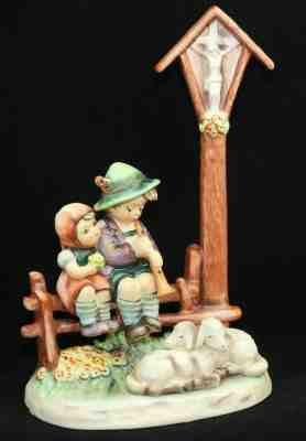 Hummel * Wayside Devotion 28/II * TMK-7 * Mint * Boy Girl in Prayer Crucifix