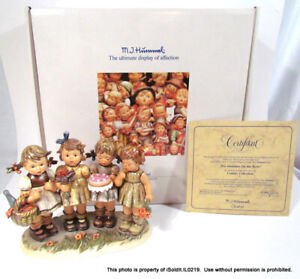 Hummel figurine Pretty Posie, original MI Hummel Collection, gift-boxed 